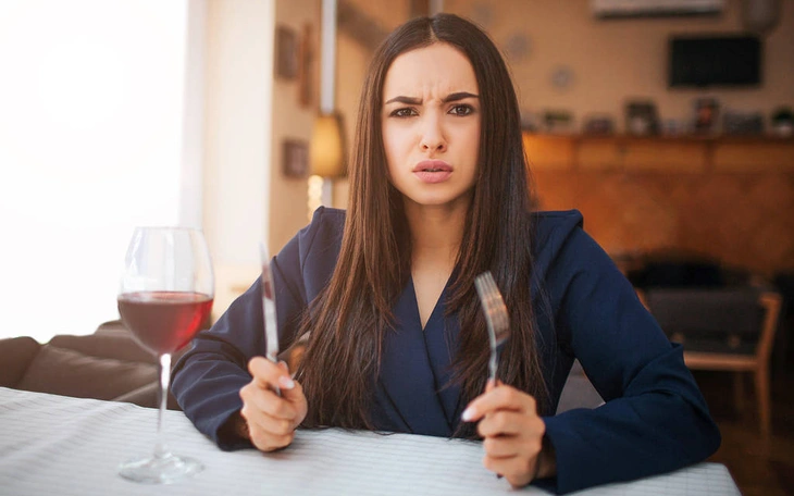 Người cao tuổi bỗng dưng dễ cáu gắt, thay tính đổi nết: Có thể là biểu hiện của bệnh gì? - Ảnh 3.