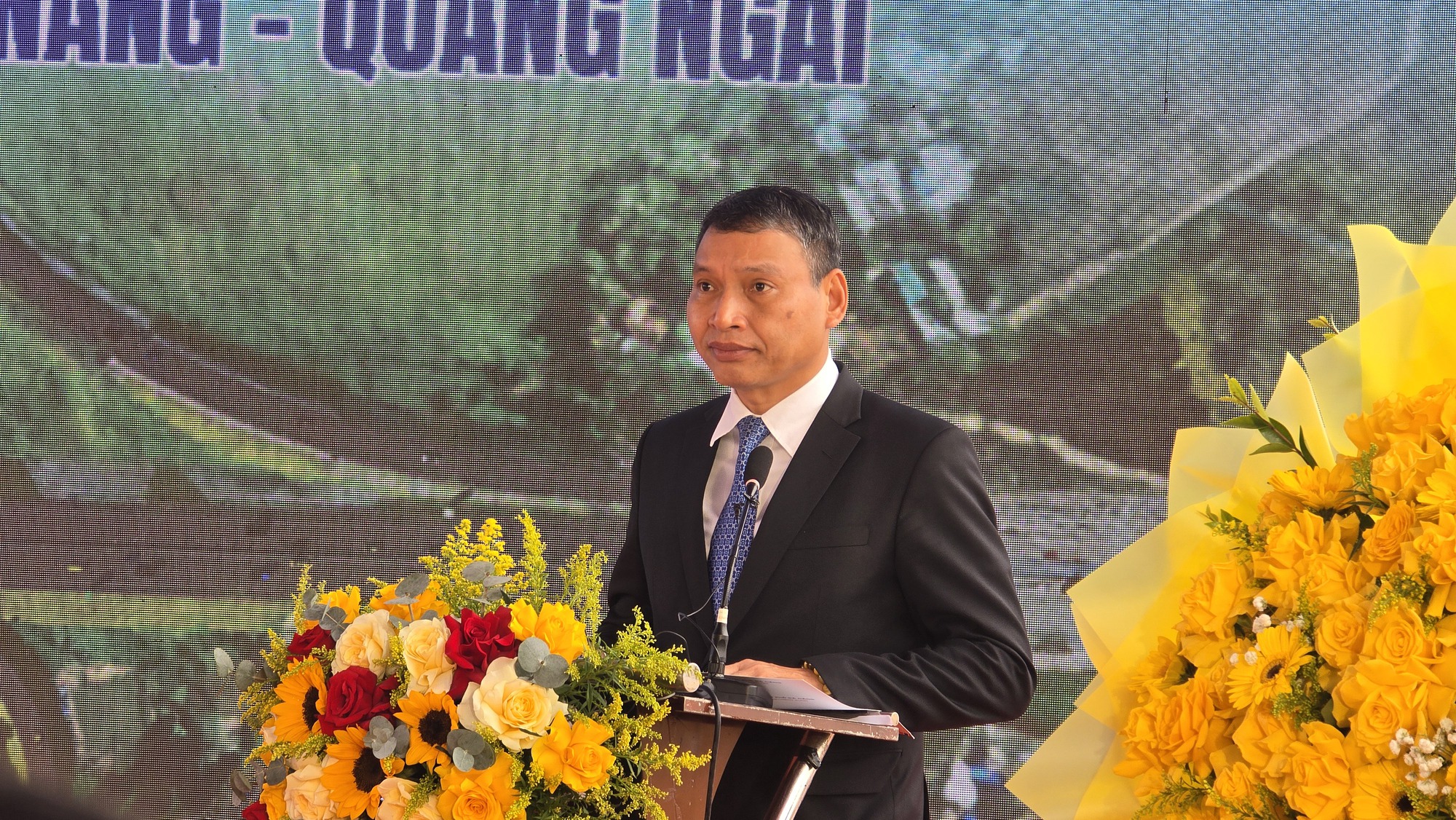 CLIP: Khởi công nút giao cấp đặc biệt nối cao tốc Đà Nẵng - Quảng Ngãi  - Ảnh 4.