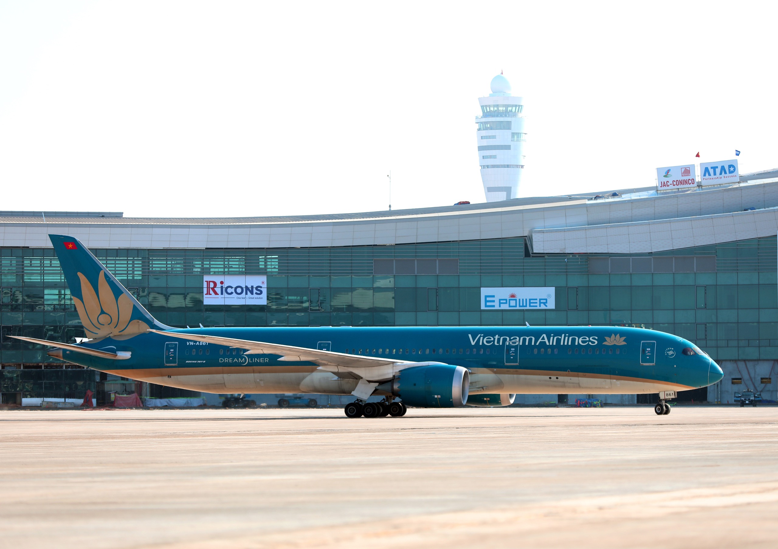 Sân bay Long Thành đón Boeing 787 Dreamliner trong ngày lịch sử 19.12- Ảnh 6. Sân bay Long Thành đón Boeing 787 Dreamliner trong ngày lịch sử 19.12- Ảnh 6.