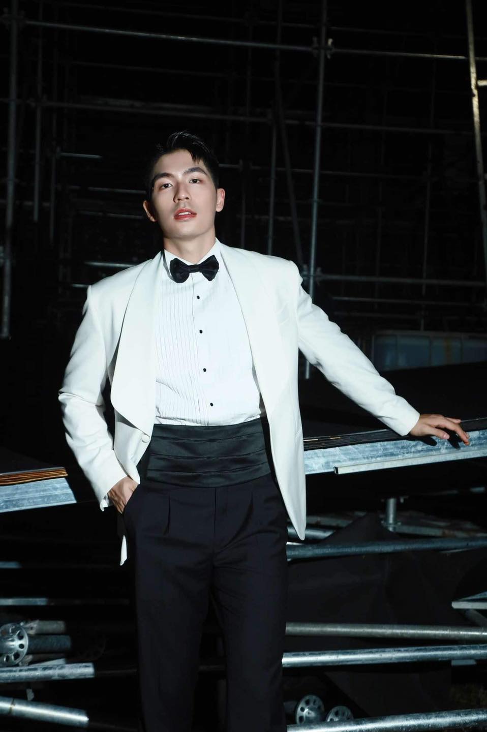 Quốc Anh gây sốt với Visual đẹp hơn Hứa Quang Hán trong clip trend Mới - Ảnh 3.