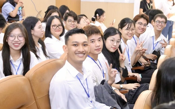 Làm việc toàn thời gian, vẫn khởi nghiệp - Ảnh 2.