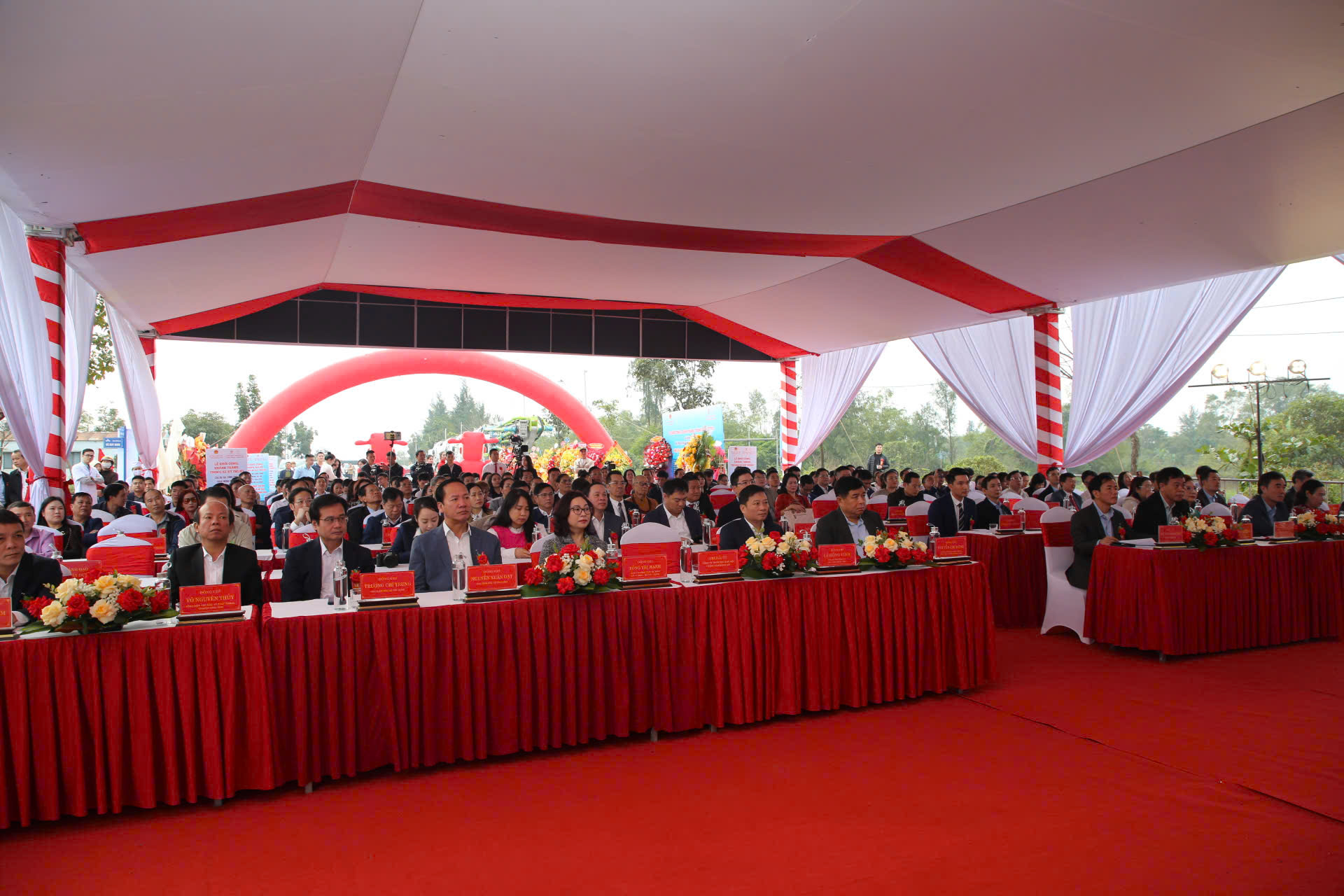 Phó Thủ tướng Nguyễn Chí Dũng dự lễ khởi công khu nhà ở xã hội 638 tỉ đồng ở Quảng Trị - Ảnh 2.