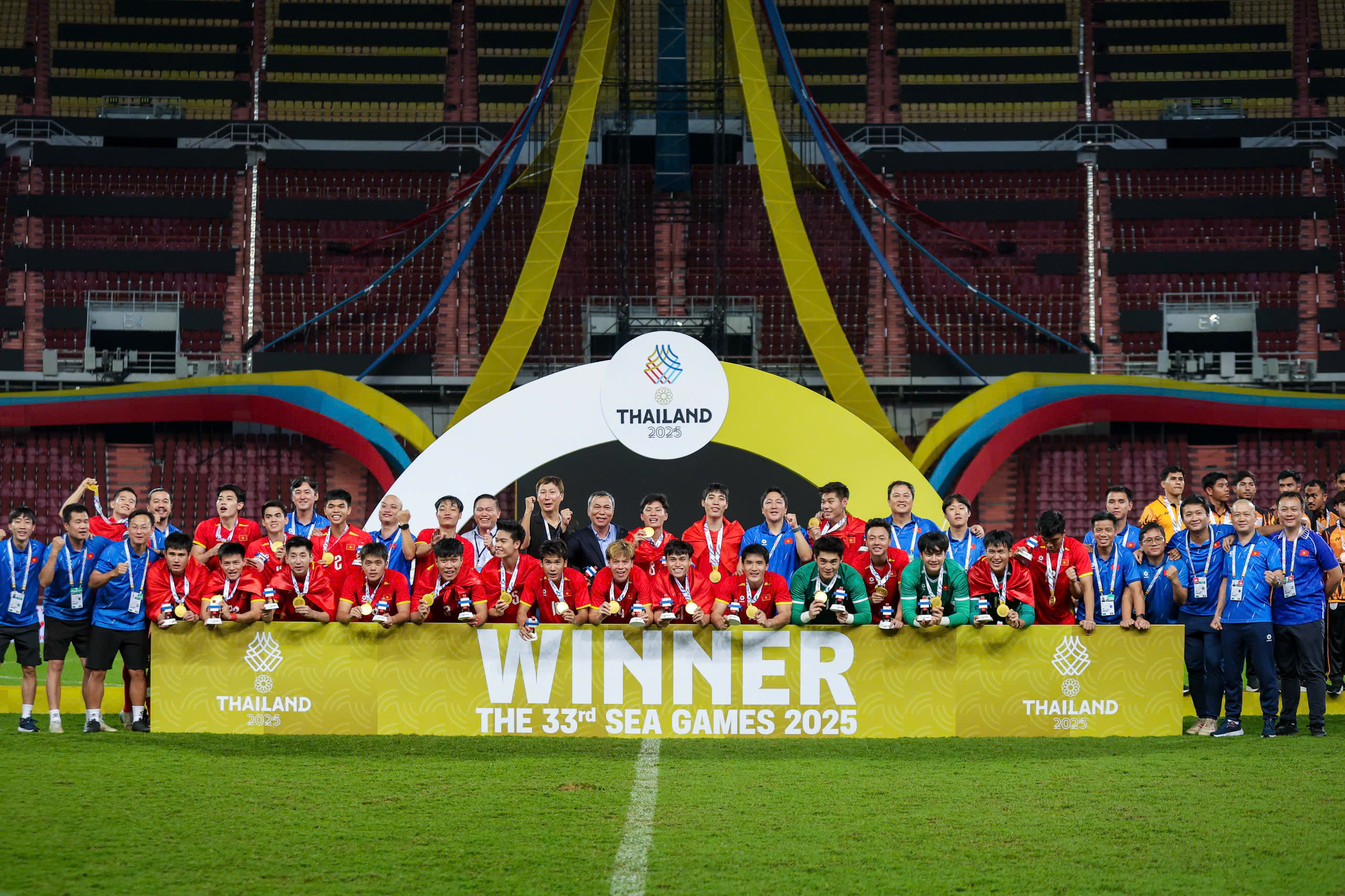 Chuyên gia Thái Lan: 'Không trị bệnh mãn tính, bóng đá chúng ta còn thua Việt Nam nhiều lần'- Ảnh 3.