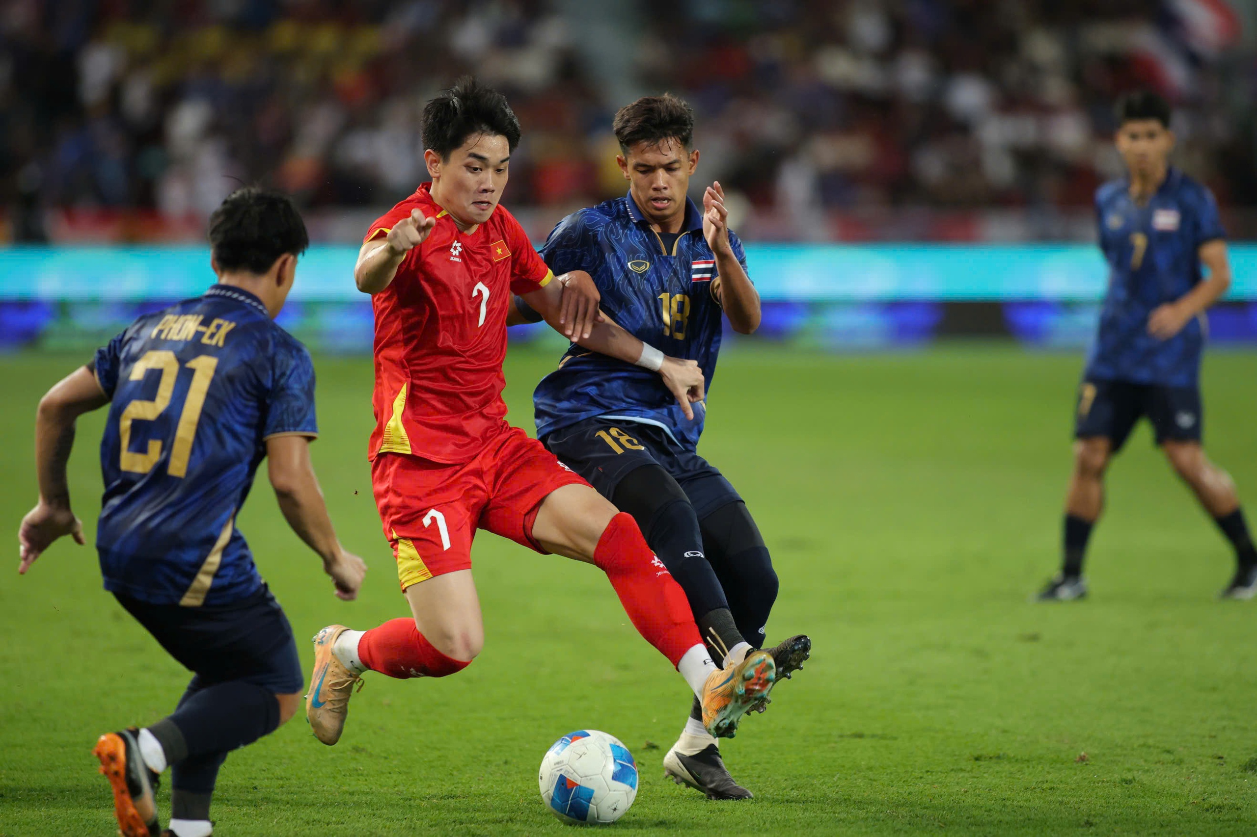 Chuyên gia Thái Lan: 'Không trị bệnh mãn tính, bóng đá chúng ta còn thua Việt Nam nhiều lần'- Ảnh 5.