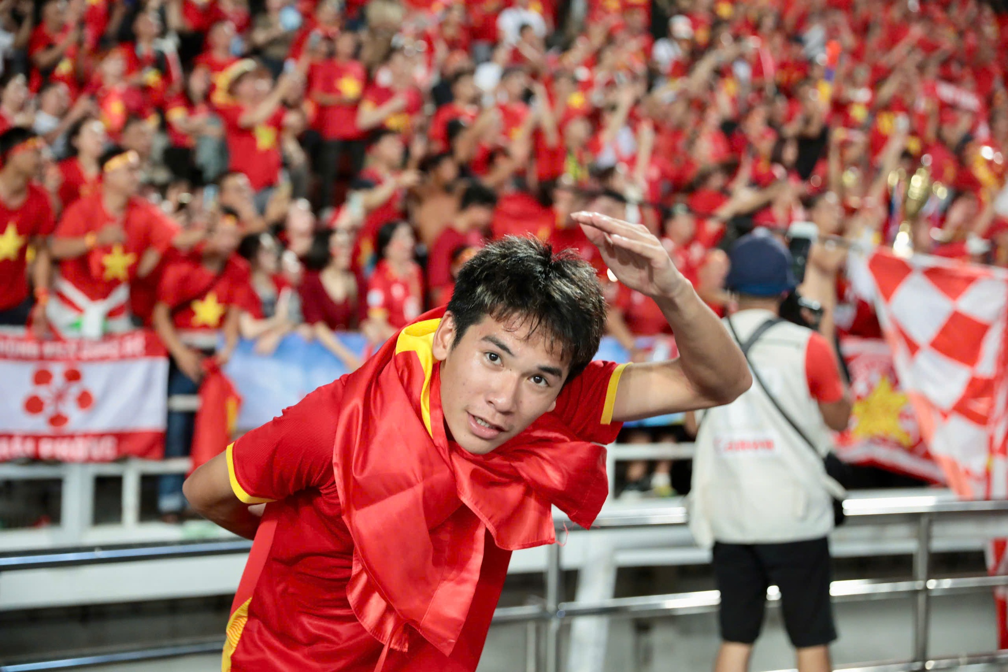 Phỏng vấn cầu thủ U22 Việt Nam: Lộ lý do ngược dòng kịch tính khiến U22 Thái Lan 