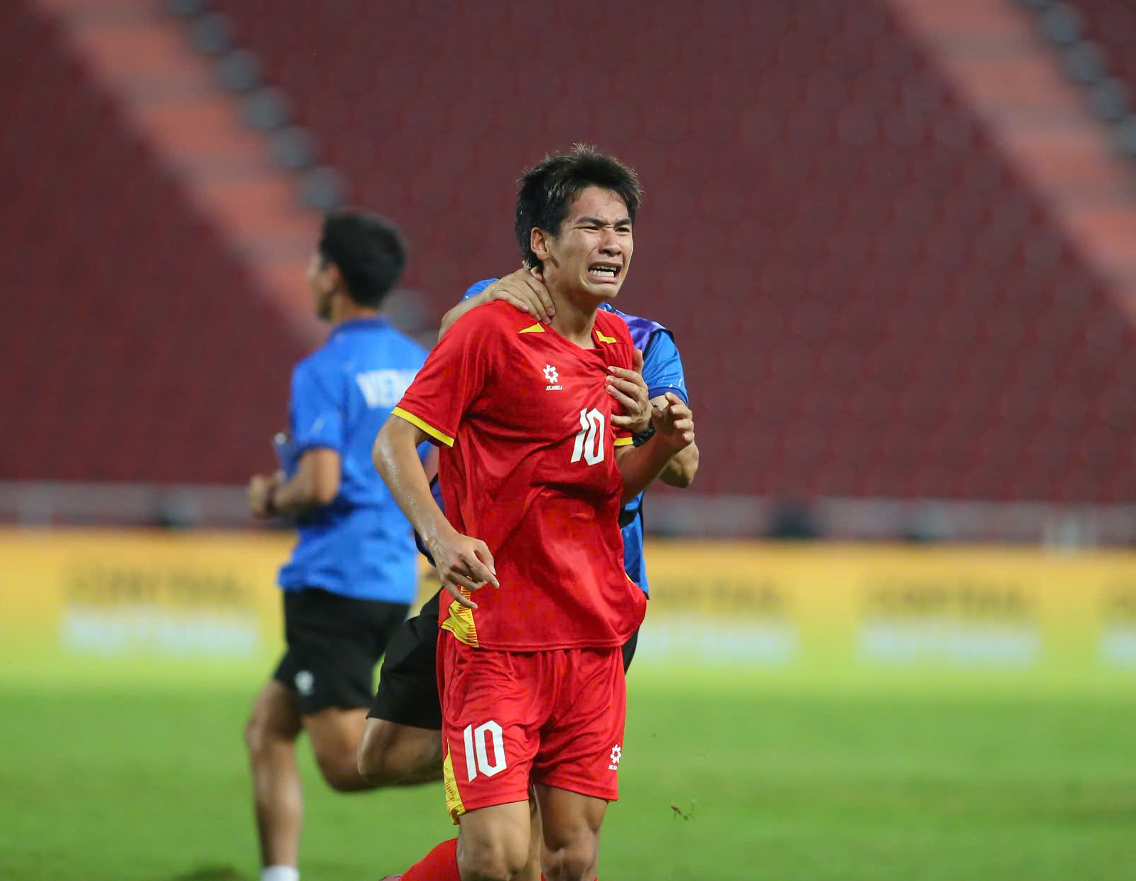 Phỏng vấn cầu thủ U22 Việt Nam: Lộ lý do ngược dòng kịch tính khiến U22 Thái Lan 