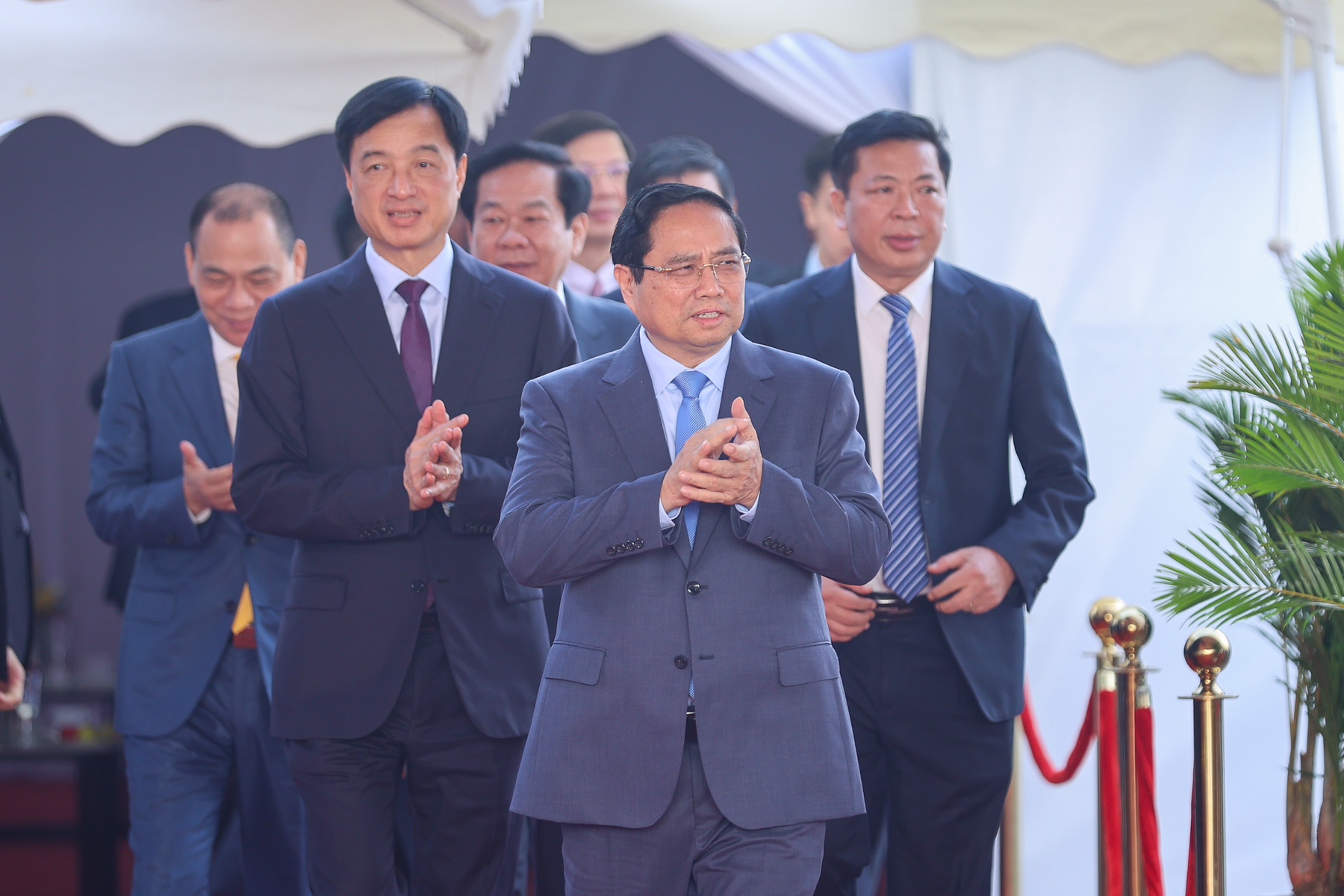 Thủ tướng: Những viên gạch đầu tiên cho công trình tương lai, tầm nhìn 'vượt thời đại'- Ảnh 3. Thủ tướng: Những viên gạch đầu tiên cho công trình tương lai, tầm nhìn 'vượt thời đại'- Ảnh 3.