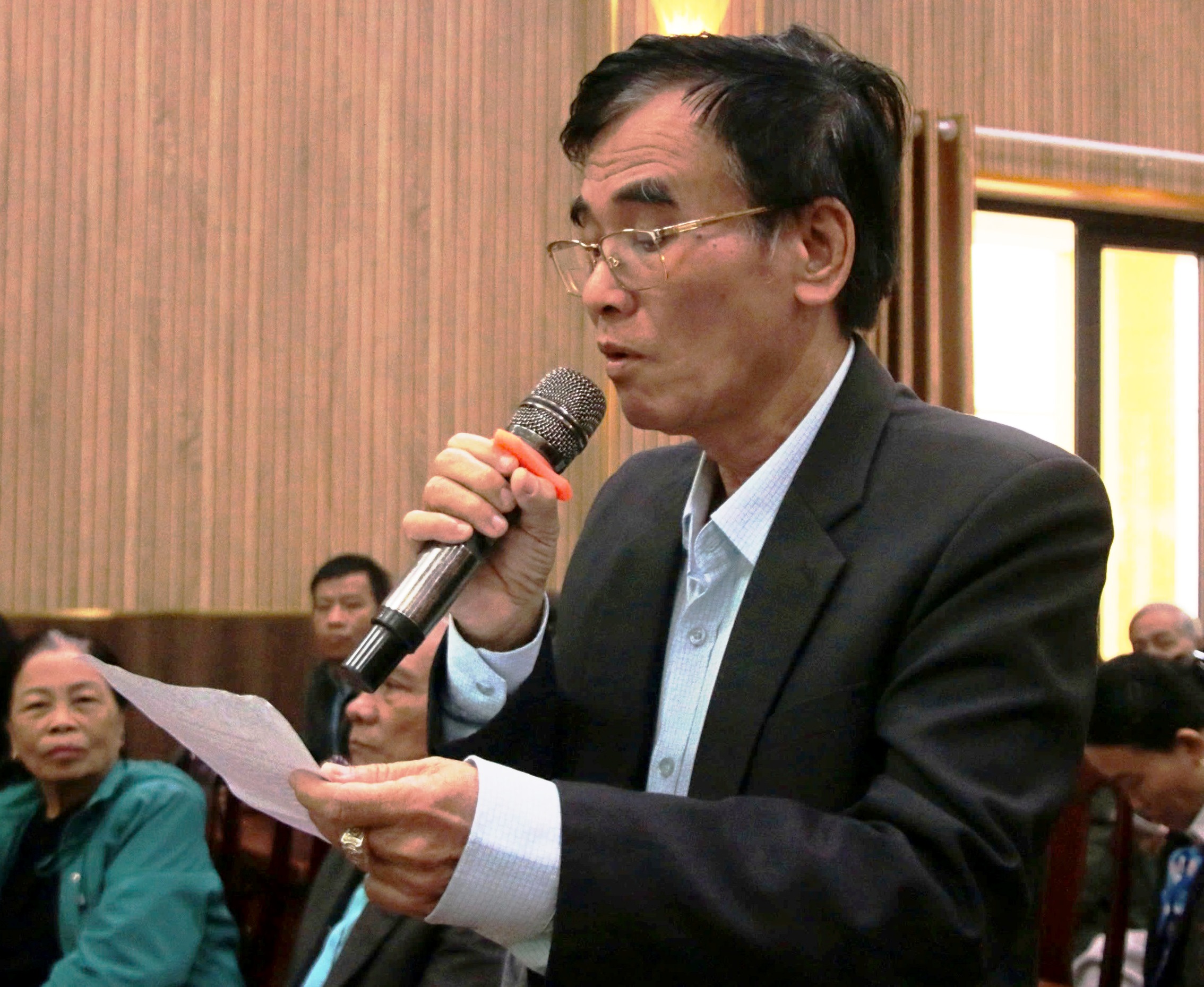 'Thủy điện xả lũ trong bối cảnh mưa lớn khiến người dân không kịp trở tay'- Ảnh 3. 'Thủy điện xả lũ trong bối cảnh mưa lớn khiến người dân không kịp trở tay'- Ảnh 3.