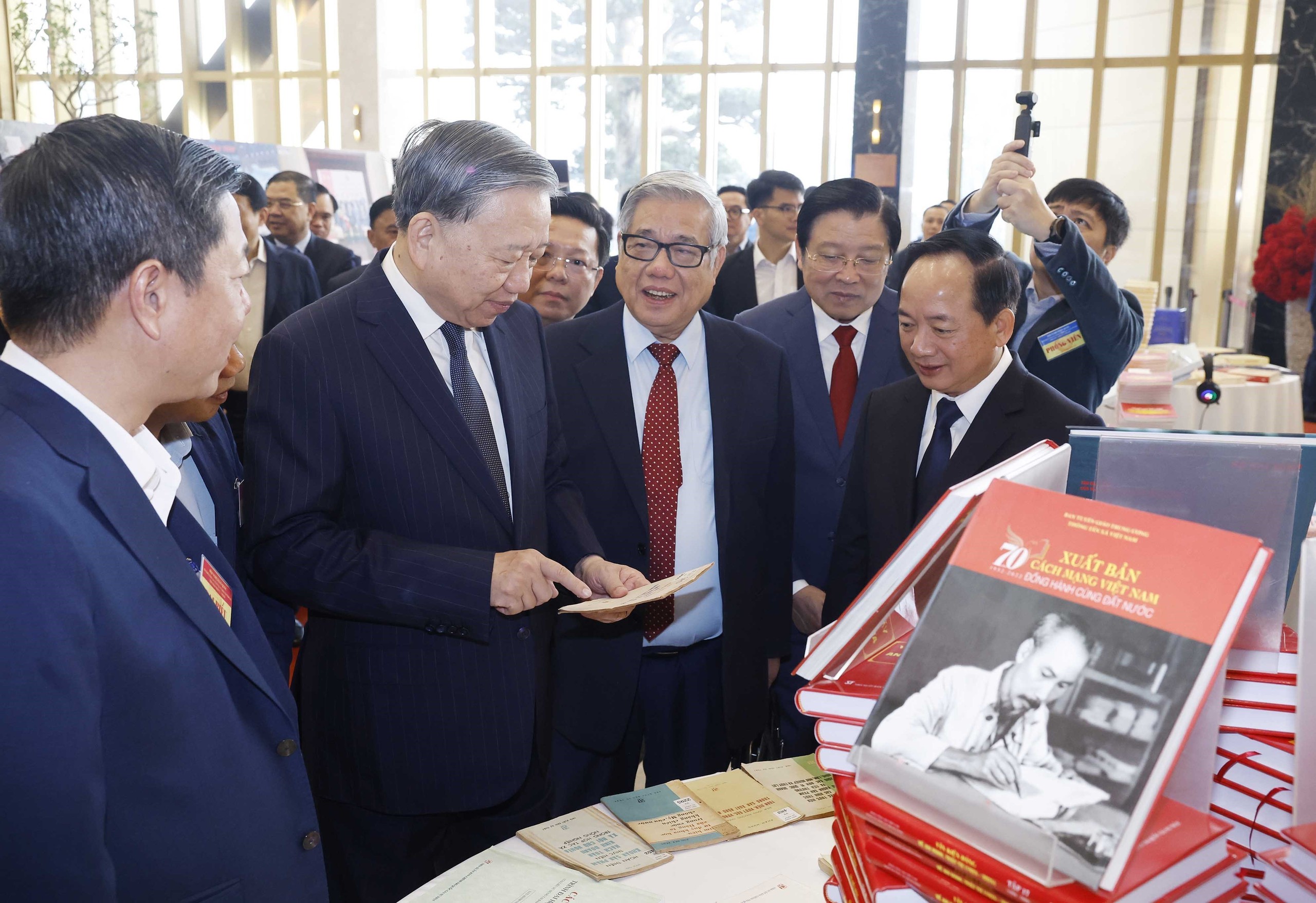 Tổng Bí thư - Ảnh 2.