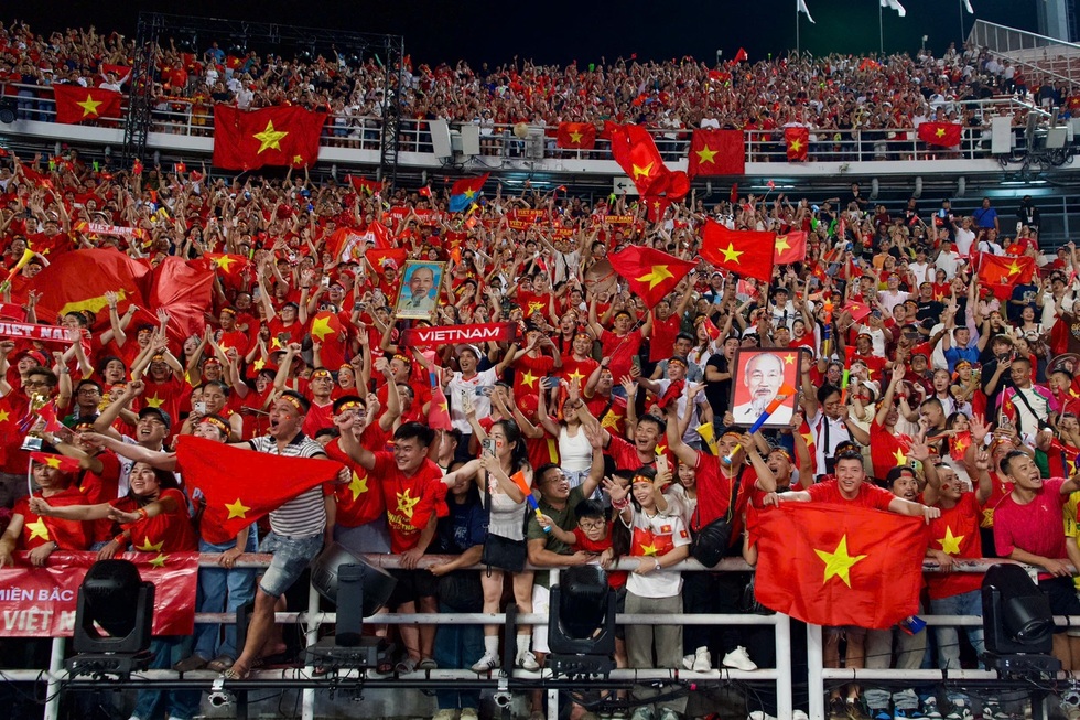 Từ “vực thẳm” đến chiến công kỳ diệu của bóng đá Việt Nam - 2