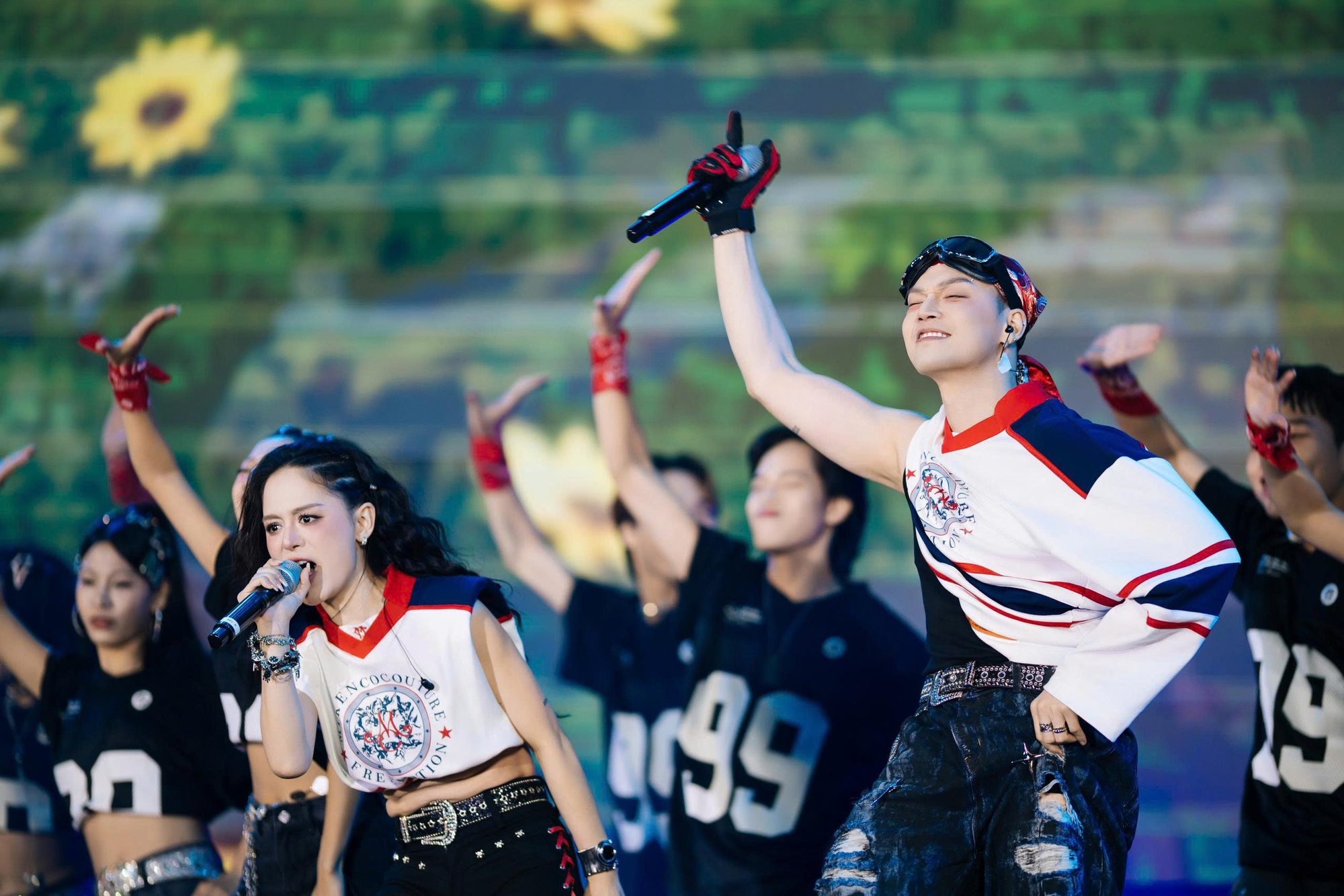 Nữ nghệ sĩ sáng tạo Bom (Thủng Long Family) kể về áp lực khi thực hiện SYNC FEST - Ảnh 2.