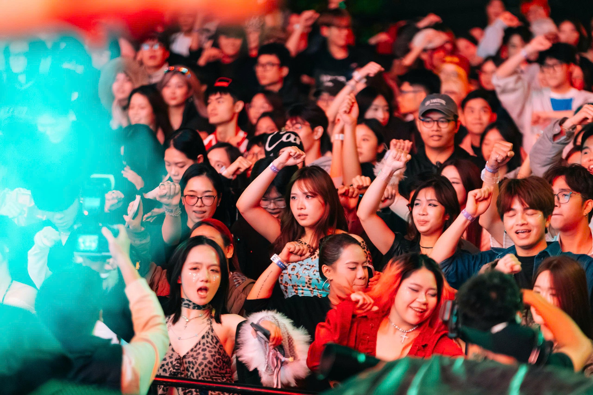 Nữ nghệ sĩ sáng tạo Bom (Thủng Long Family) kể về áp lực khi thực hiện SYNC FEST - Ảnh 4.