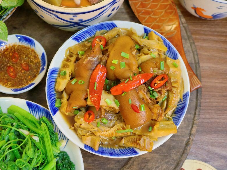 Hôm nay nấu gì: Cơm tối đầy ắp món ngon 4 Hôm nay nấu gì: Cơm tối đầy ắp món ngon - 3