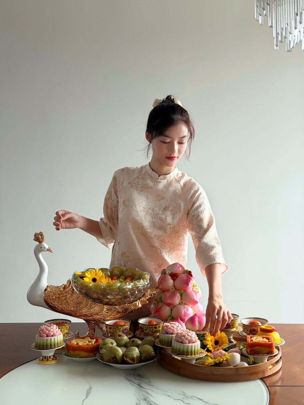 Thời gian gần đây, Lona Kiều Loan thường xuyên được nhắc đến với hình ảnh độc lập kinh tế, tham gia kinh doanh và xây dựng thương hiệu cá nhân bài bản.