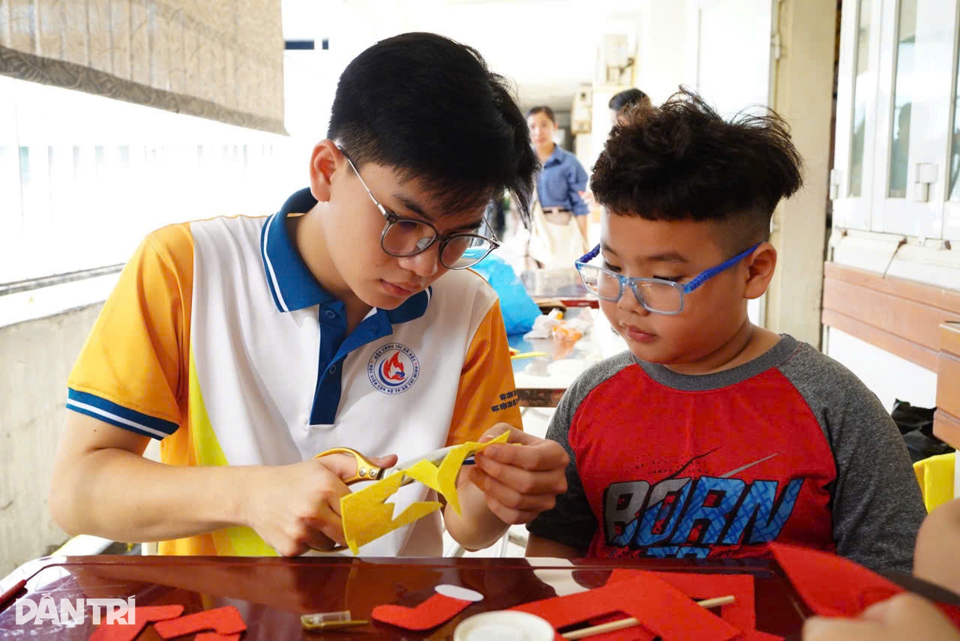 Noel đến sớm với những “chiến binh nhí tại bệnh viện ở TPHCM - 11 Noel đến sớm với những “chiến binh nhí tại bệnh viện ở TPHCM - 11