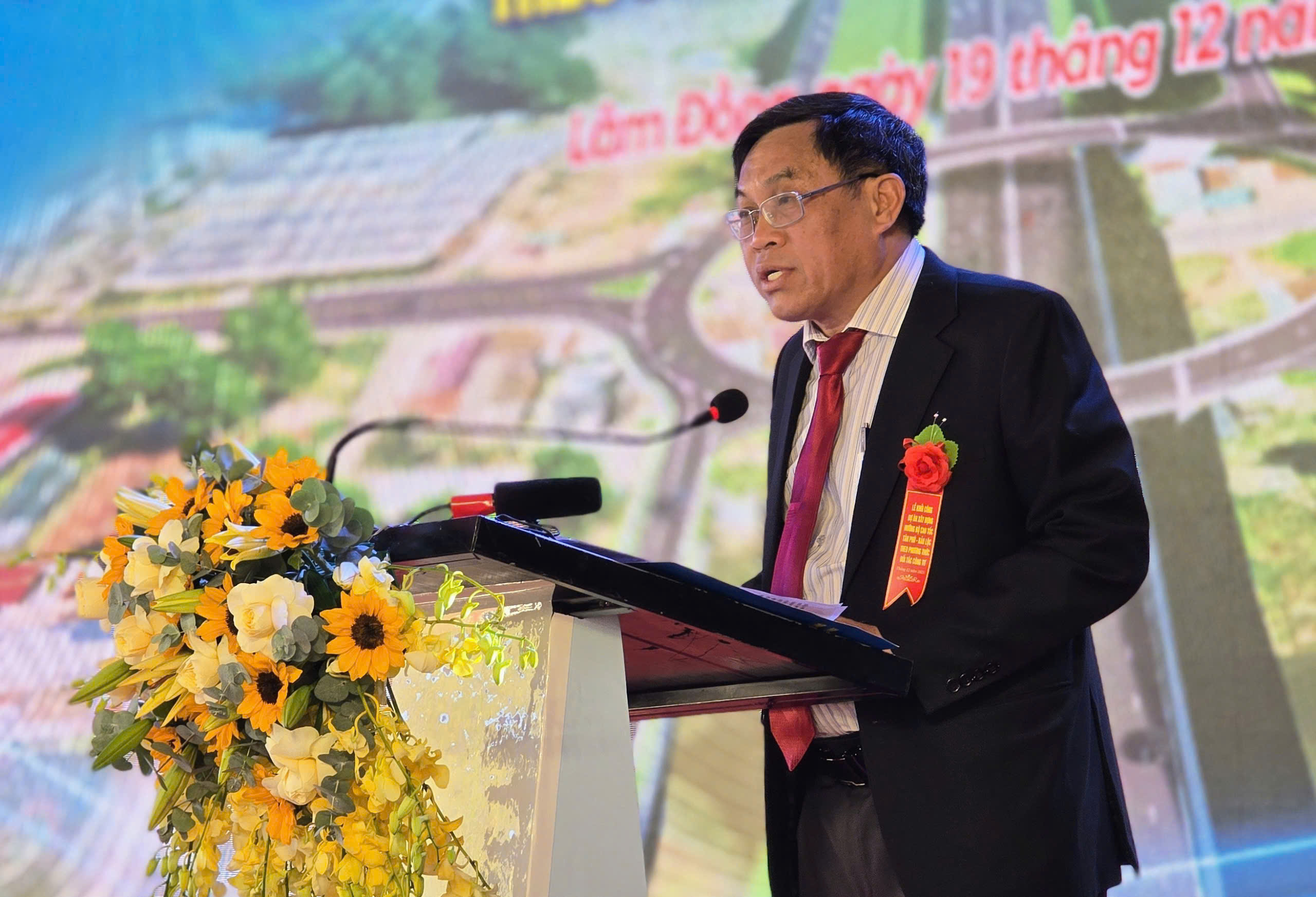 Khởi công đường cao tốc Tân Phú - Bảo Lộc, rút ngắn thời gian di chuyển Đà Lạt – TP HCM - Ảnh 2.