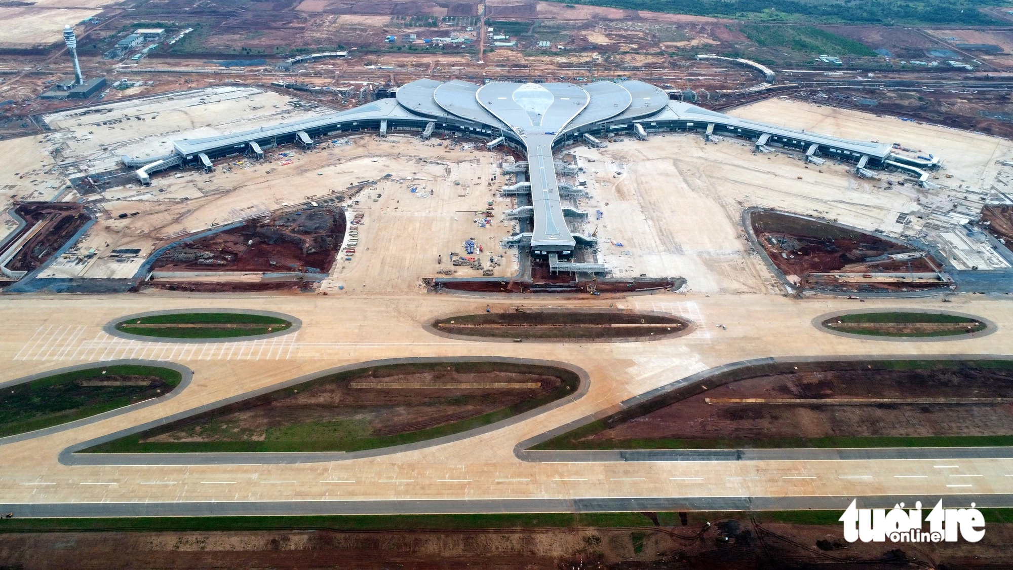 Ngắm 3 máy bay đầu tiên hạ cánh sân bay Long Thành - Ảnh 10.