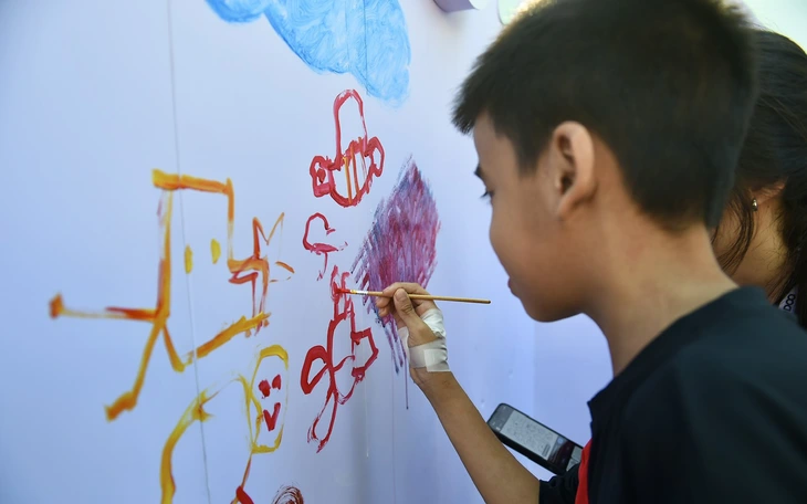 Ấm áp mùa Giáng sinh: Phó Thủ tướng thăm, chúc mừng Tòa Giám mục Bắc Ninh - Ảnh 3.