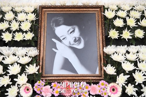 Nhói lòng hình ảnh cuối cùng, chỉ còn 36 kg của minh tinh Penthouse vừa đột ngột qua đời- Ảnh 4.