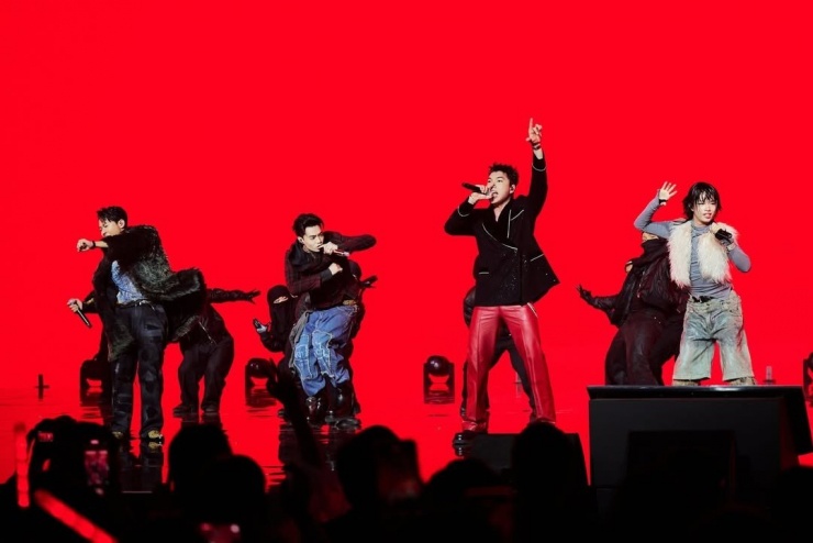 Phong độ thời trang của HIEUTHUHAI khiến cảm xúc của fan "lên xuống" chóng mặt - 4