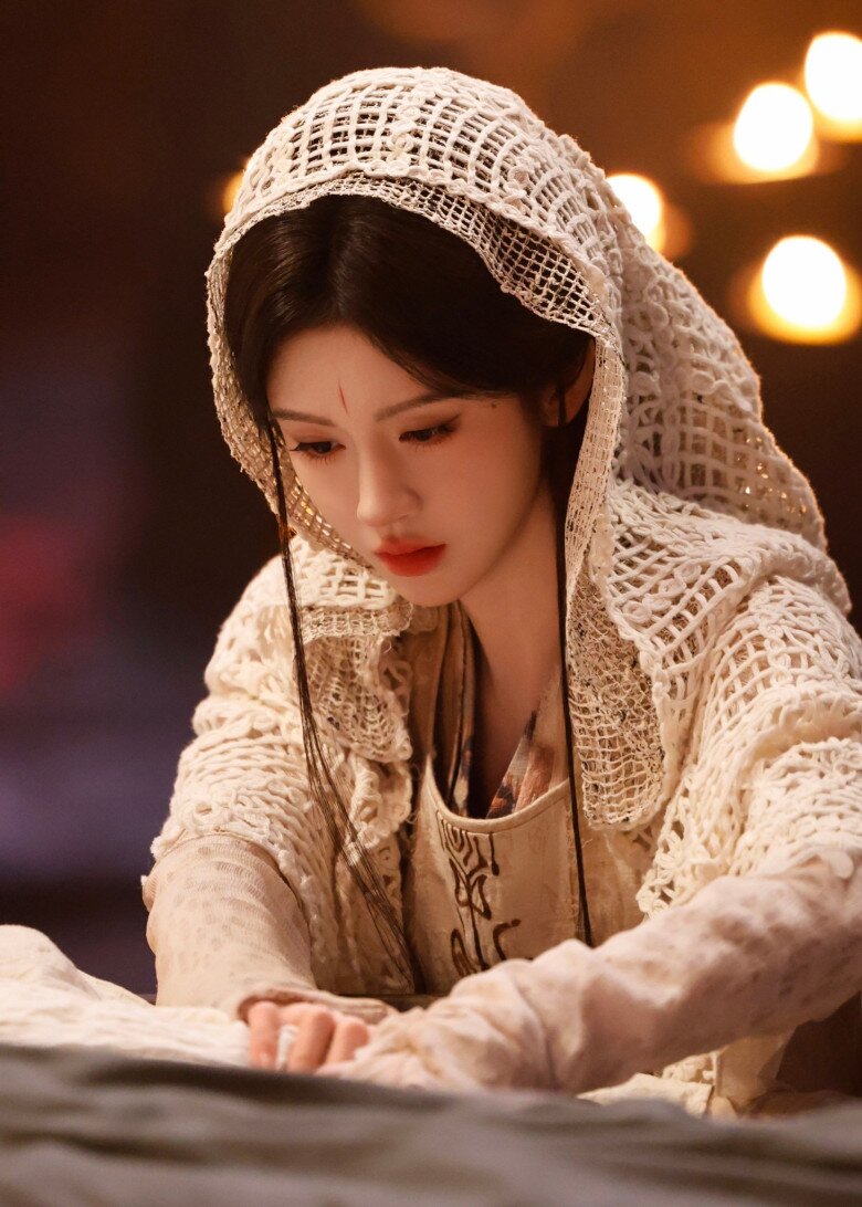 Công ty cho biết đã chi 160 triệu NDT để xây dựng lộ trình sự nghiệp cho Cúc Tịnh Y, trả mức thù lao 139 triệu NDT trong 10 năm.