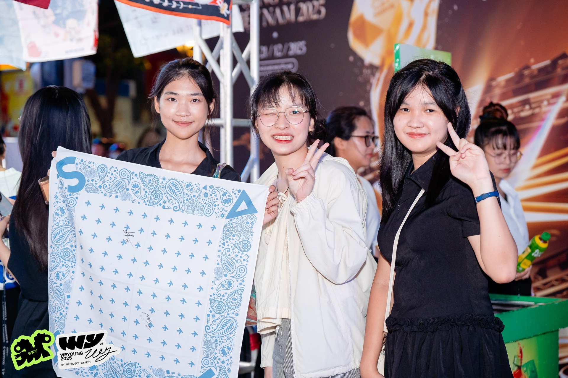 Chỉ còn 1 ngày đến WeYoung 2025: Cả loạt fandom hot nhất tập hợp, văn hoá thần tượng Việt ngày càng đẹp rực rỡ!- Ảnh 10.