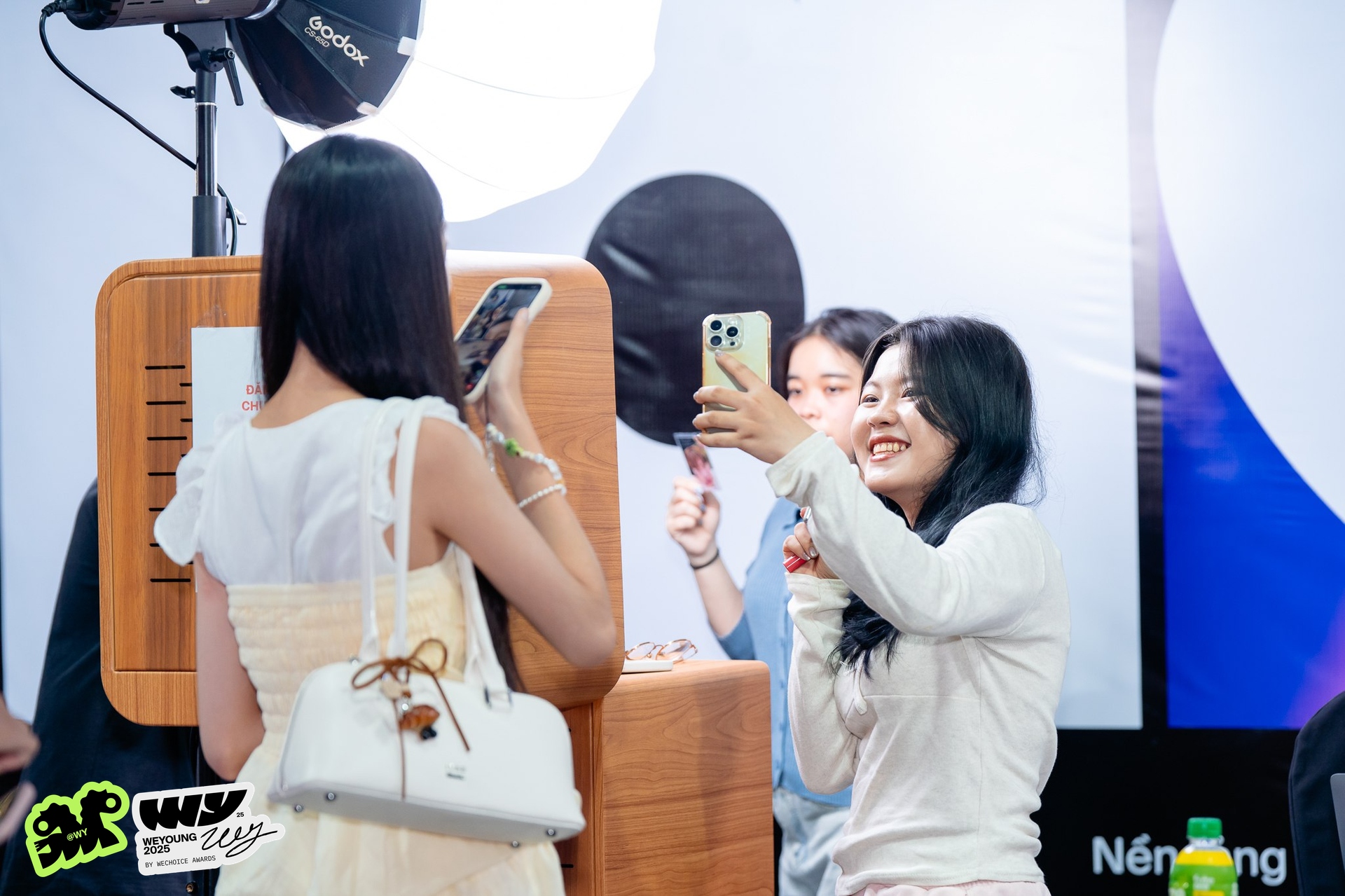 Chỉ còn 1 ngày đến WeYoung 2025: Cả loạt fandom hot nhất tập hợp, văn hoá thần tượng Việt ngày càng đẹp rực rỡ!- Ảnh 13.