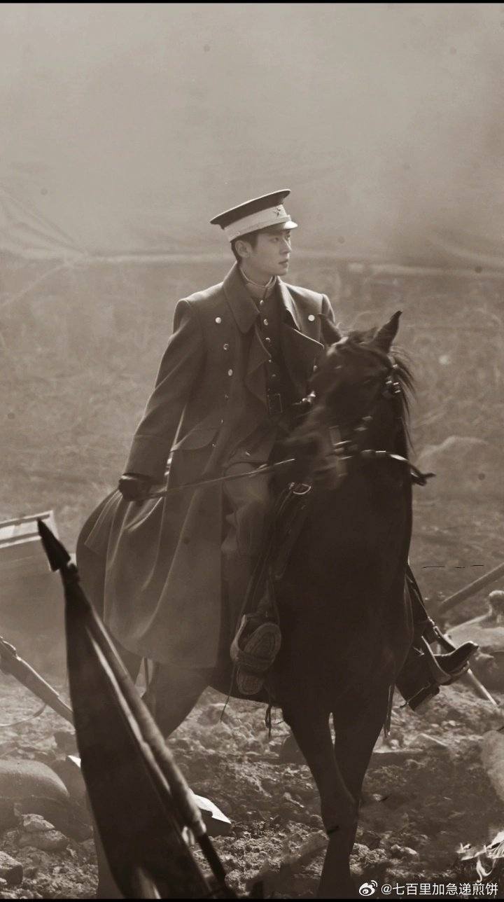 Nhìn mỹ nam này phải thốt lên “Hoàng tử thời dân quốc”: Khí chất vương giả ăn vào máu, đẹp không chừa phần ai- Ảnh 6.