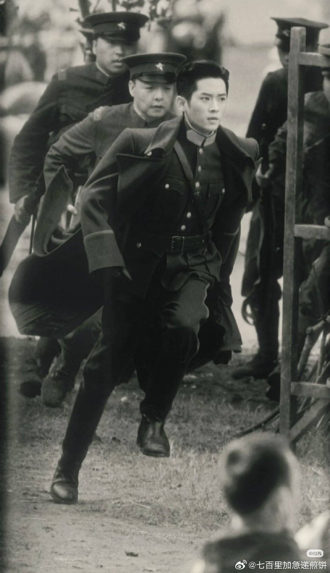 Nhìn mỹ nam này phải thốt lên “Hoàng tử thời dân quốc”: Khí chất vương giả ăn vào máu, đẹp không chừa phần ai- Ảnh 8.