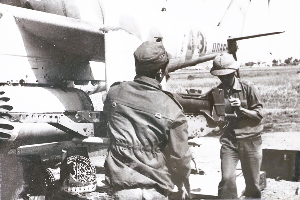 Trực thăng vũ trang của Không quân VN: Mi-24 huyền thoại - Ảnh 3.