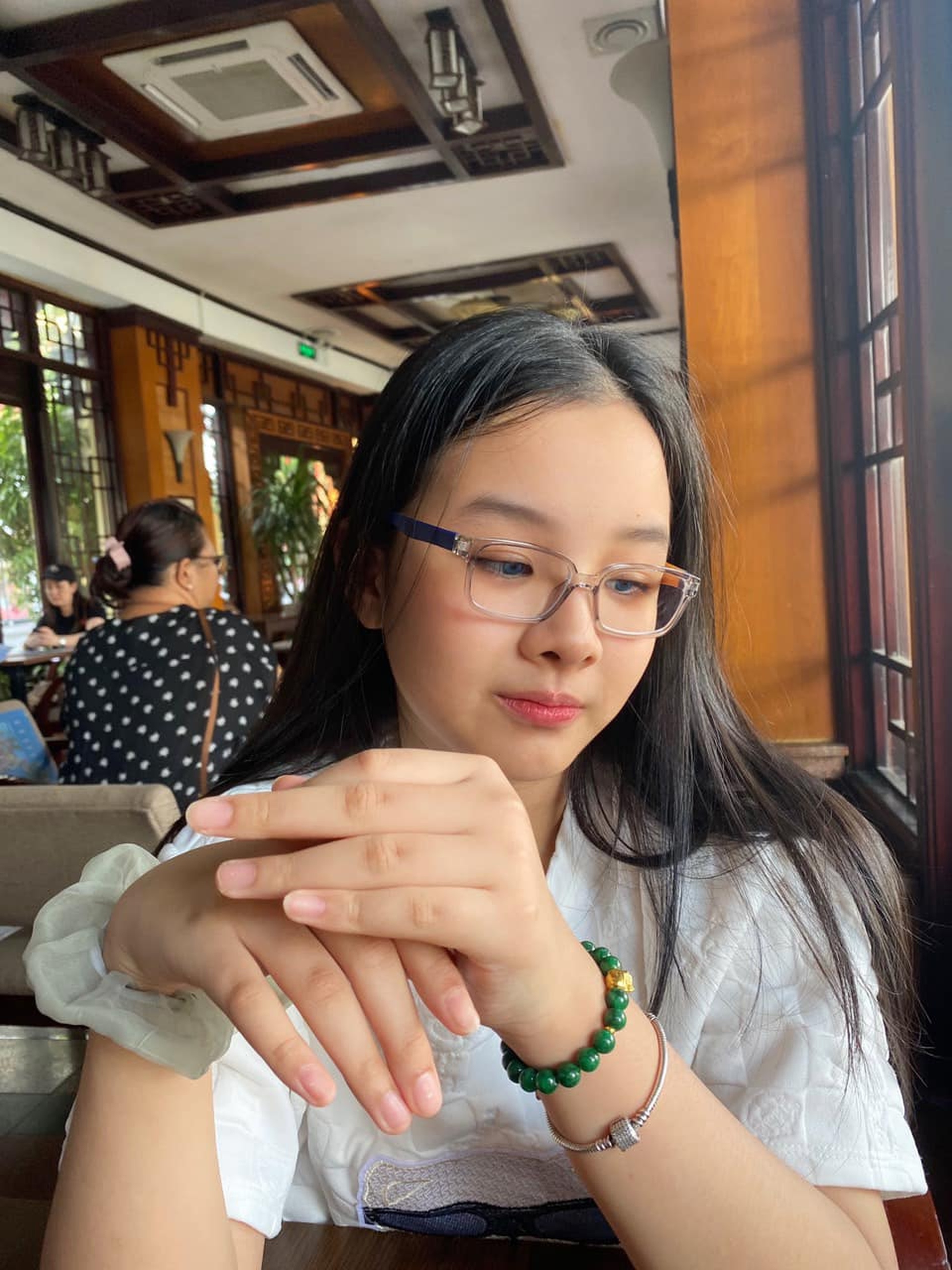 Con gái Hoa hậu Thùy Lâm: 12 tuổi cao 1,72m, bản sao nhan sắc của mẹ - 9