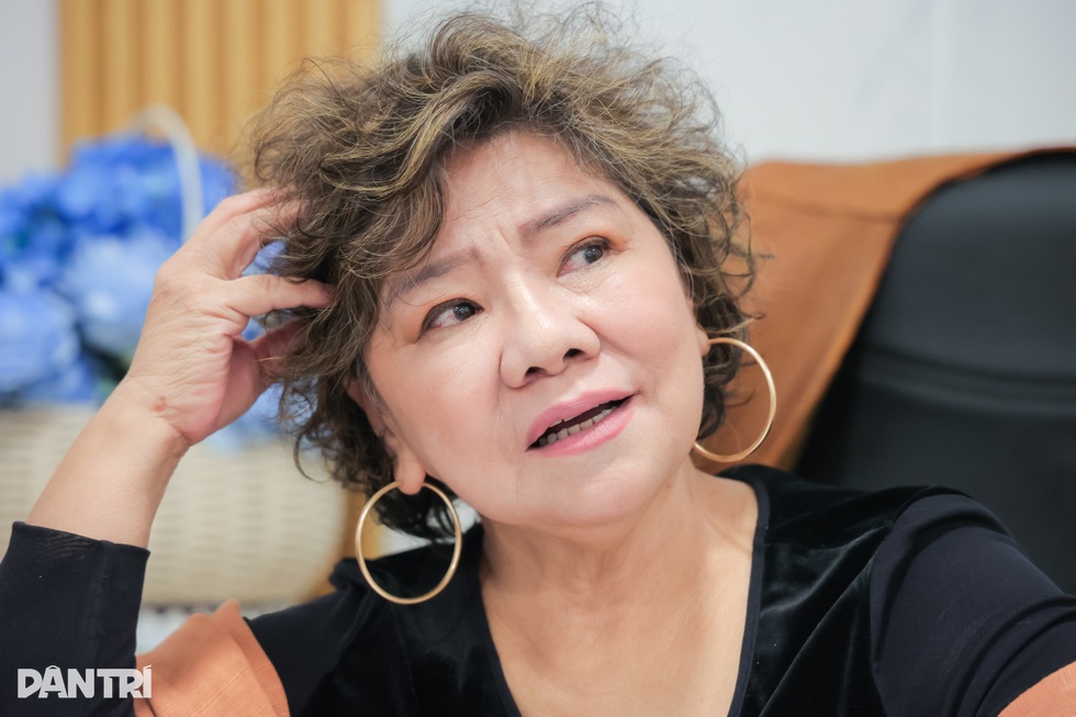 NSND Thanh Hoa tuổi 75: Hạnh phúc vì sống vô tư, chồng nuông chiều hết mực - 6