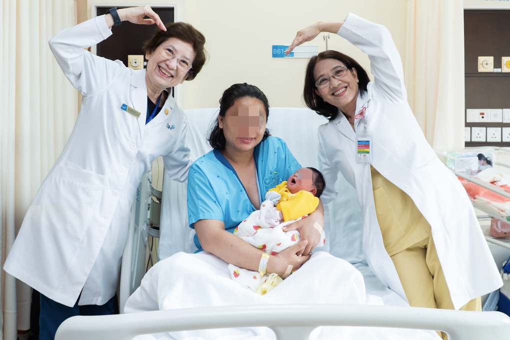 Người phụ nữ  vỡ òa làm mẹ khi “chỉ còn một trứng” - 2