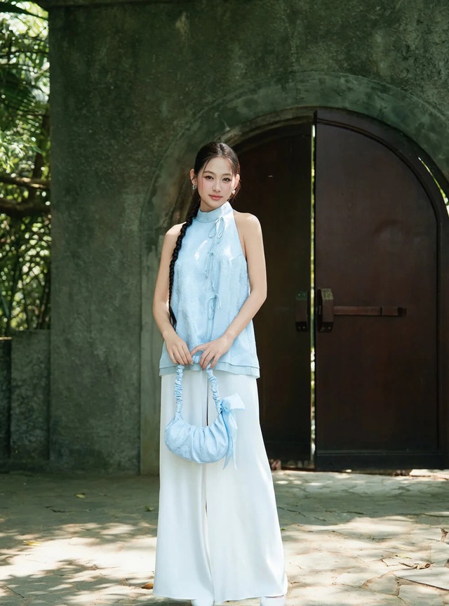 Áo cổ yếm pastel tinh tế tôn nét cổ điển quý phái- Ảnh 5.