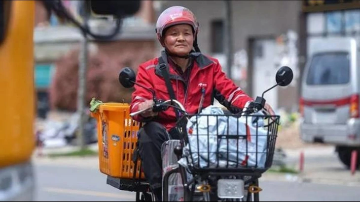 'Chủ tịch giả nghèo': Làm shipper nhưng sở hữu 10 căn nhà, 4 chiếc xe sang - Ảnh 4.