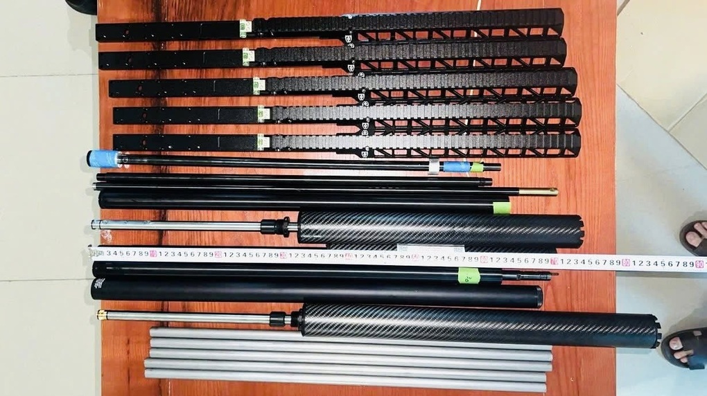 Xe khách vận chuyển trái phép 149 linh kiện súng quân dụng - 2