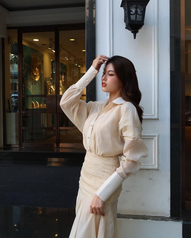 Bản phối với áo sơ mi tay phồng đầy phá cách, nâng tầm nhan sắc- Ảnh 4.