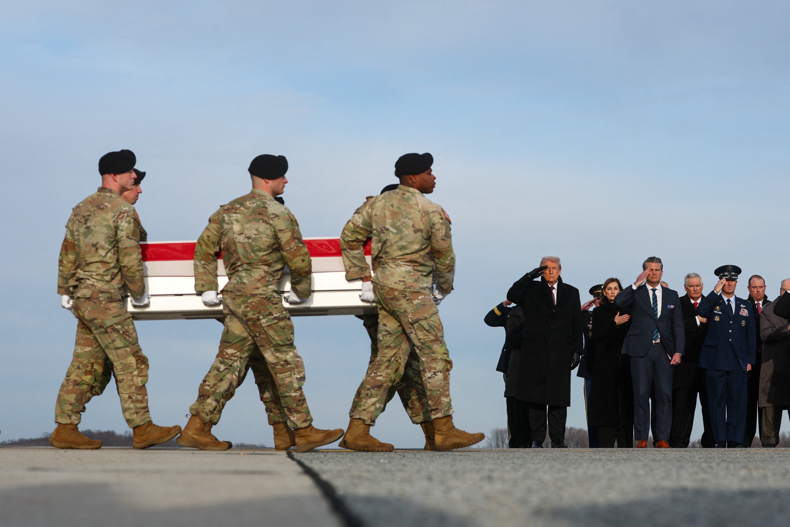 Mỹ không kích mạnh Syria, đáp trả lực lượng IS 2 Syria - Ảnh 2.