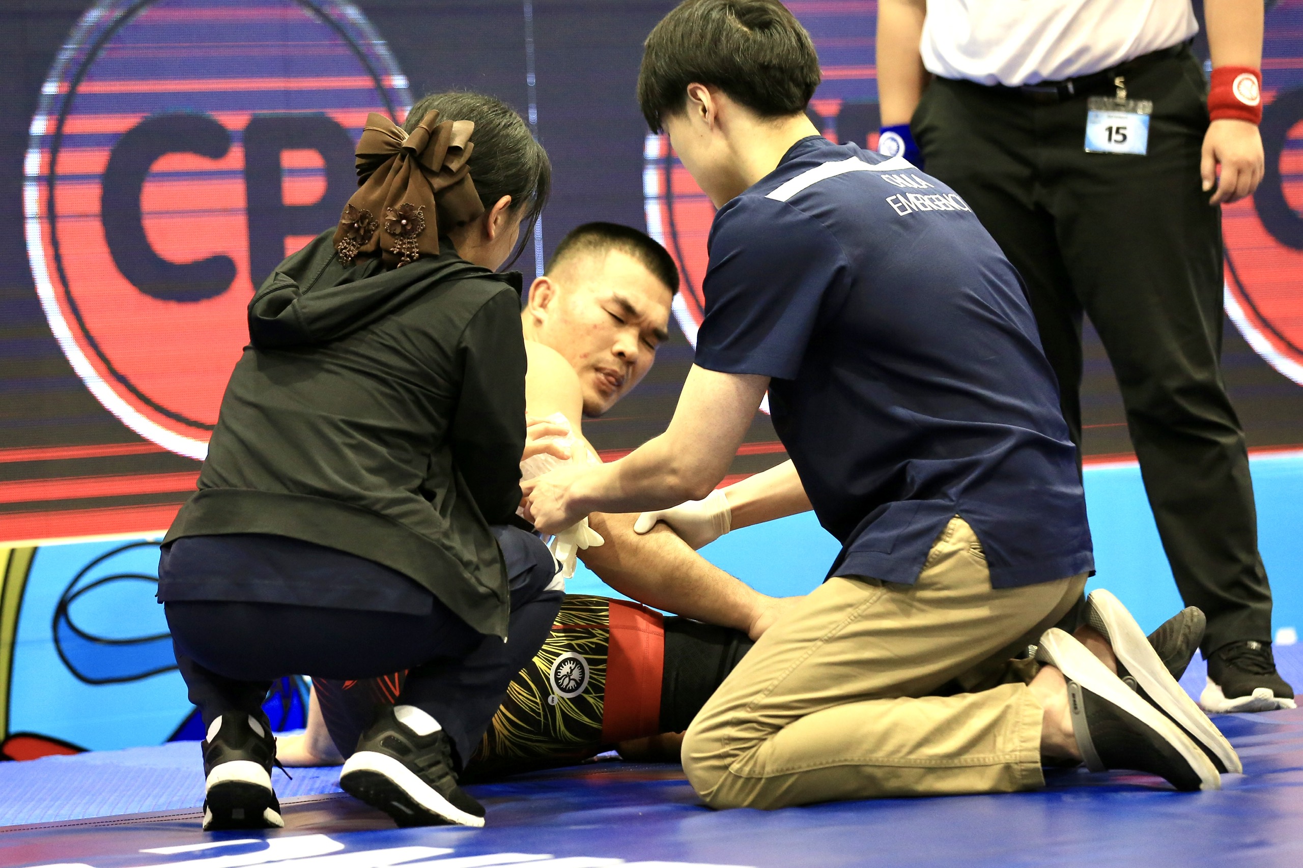 Bị rách cơ chỉ mới 6 giây, đô vật Việt Nam tiếc nuối 'phí mất 2 năm'- Ảnh 4.