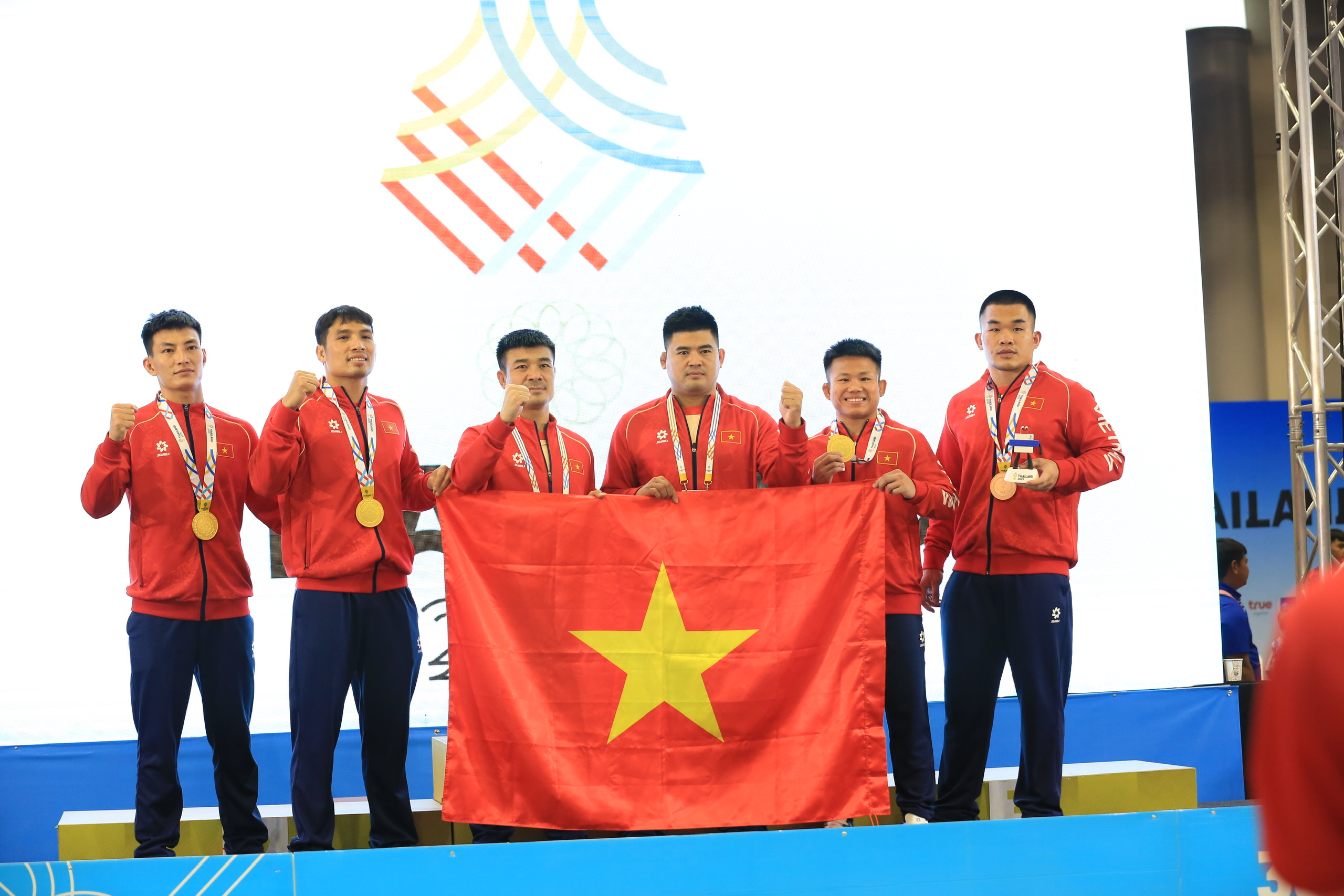 Bị rách cơ chỉ mới 6 giây, đô vật Việt Nam tiếc nuối 'phí mất 2 năm'- Ảnh 10.