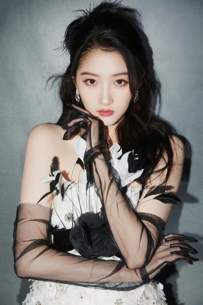 Showbiz đã đồn chỉ có đúng: Mỹ nhân 97 - ca sĩ 90 chia tay sau 7 năm hẹn hò!- Ảnh 3. Showbiz đã đồn chỉ có đúng: Mỹ nhân 97 - ca sĩ 90 chia tay sau 7 năm hẹn hò!- Ảnh 3.