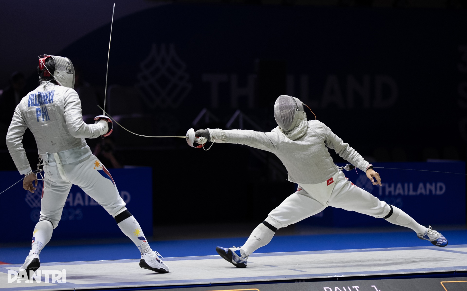 Mãn nhãn hình ảnh thi đấu giành 3 HCV của đấu kiếm Việt Nam ở SEA Games 33 - 9