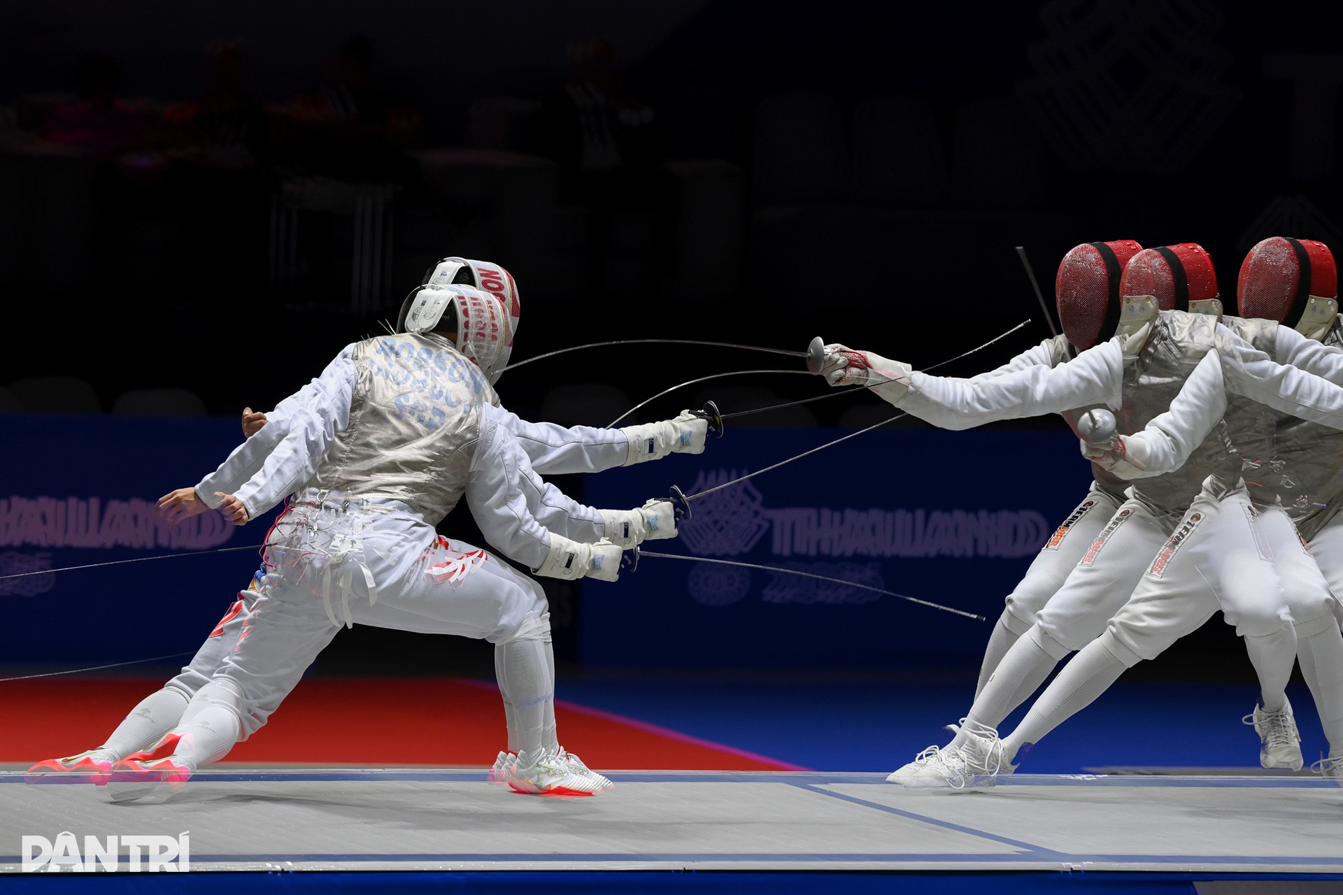 Mãn nhãn hình ảnh thi đấu giành 3 HCV của đấu kiếm Việt Nam ở SEA Games 33 - 19