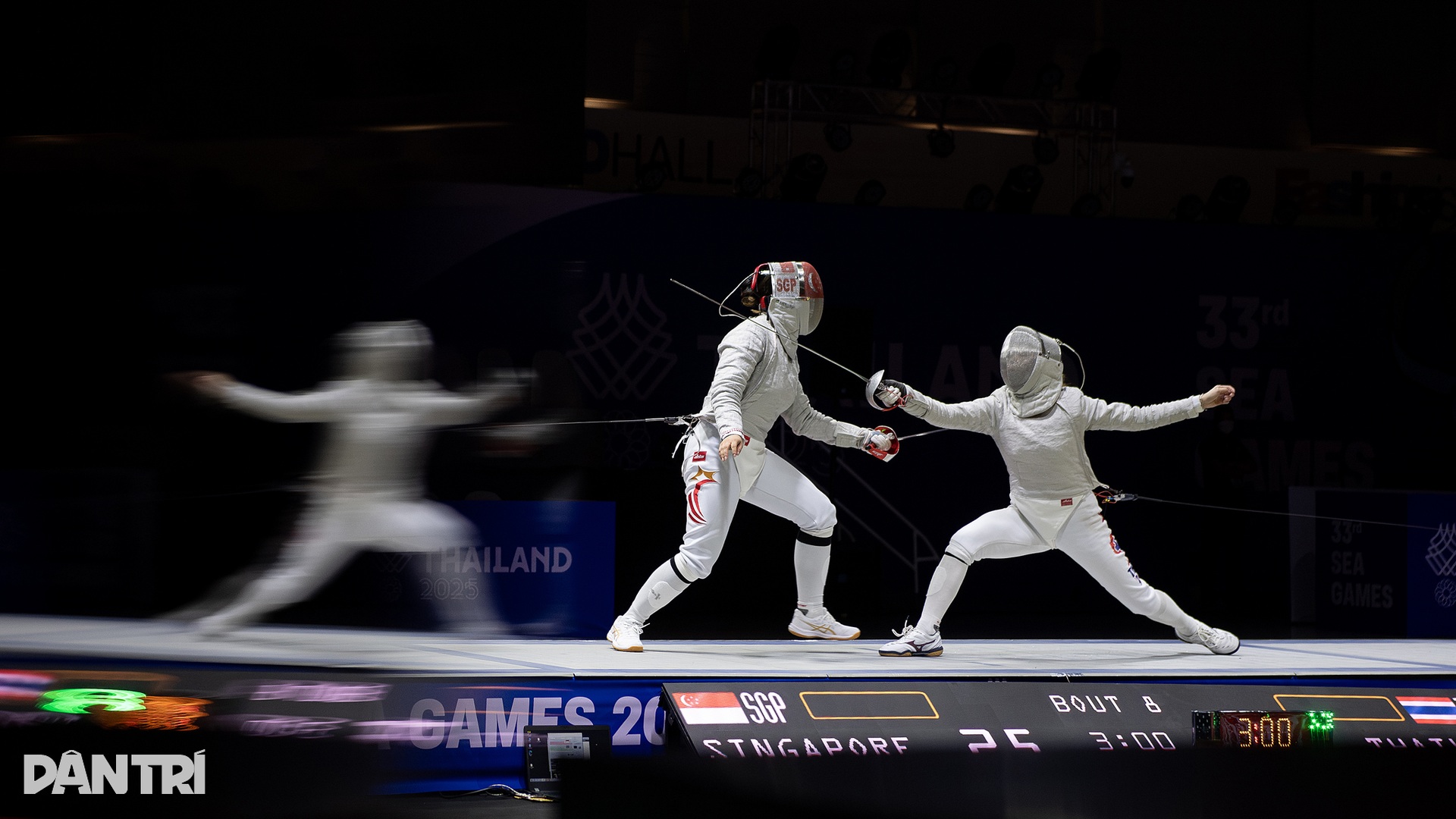 Mãn nhãn hình ảnh thi đấu giành 3 HCV của đấu kiếm Việt Nam ở SEA Games 33 - 21