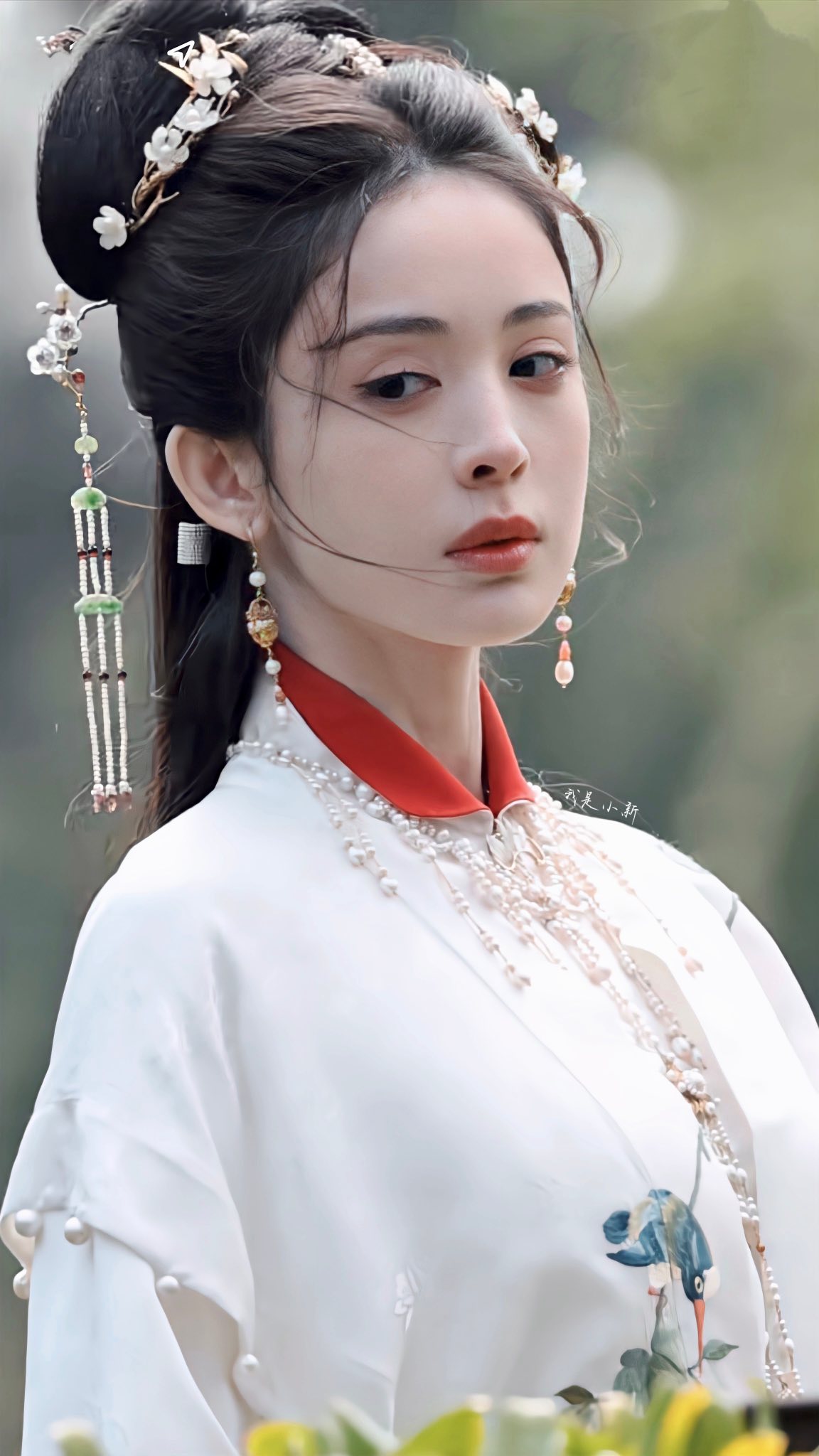 Thần nữ trên trời cũng phải thua mỹ nhân này 3 phần: Nhan sắc lu mờ vạn vật, ngắm thôi mà tưởng được xuyên không- Ảnh 2. Thần nữ trên trời cũng phải thua mỹ nhân này 3 phần: Nhan sắc lu mờ vạn vật, ngắm thôi mà tưởng được xuyên không- Ảnh 2.