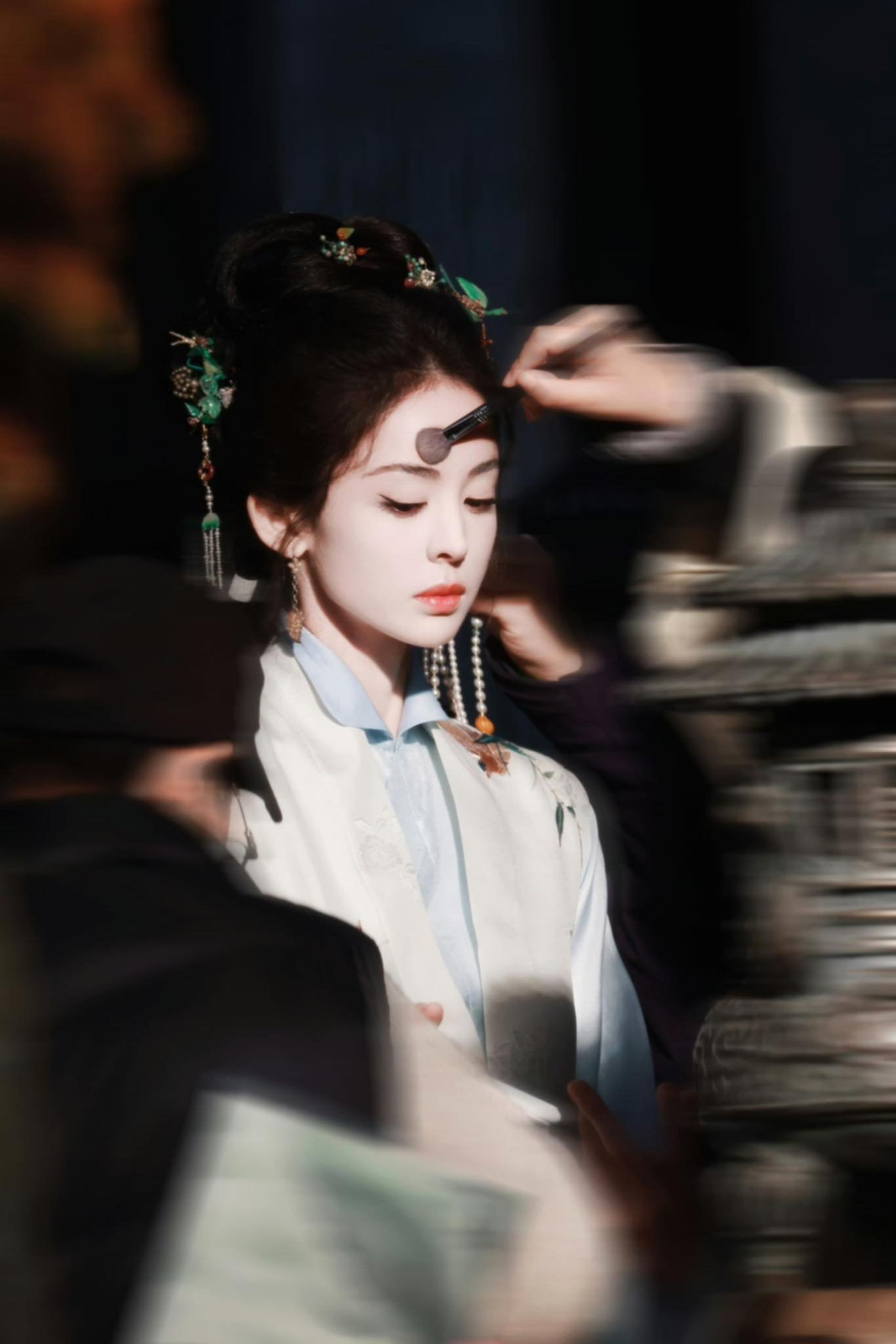 Thần nữ trên trời cũng phải thua mỹ nhân này 3 phần: Nhan sắc lu mờ vạn vật, ngắm thôi mà tưởng được xuyên không- Ảnh 3. Thần nữ trên trời cũng phải thua mỹ nhân này 3 phần: Nhan sắc lu mờ vạn vật, ngắm thôi mà tưởng được xuyên không- Ảnh 3.