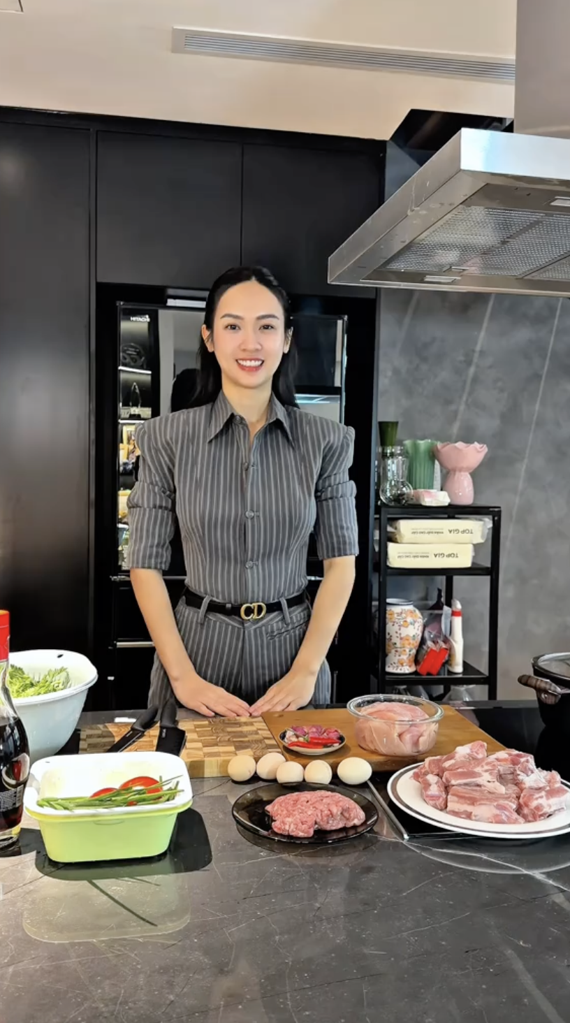 Bạn gái Đức Phạm đáp trả loạt comment soi mói, đề nghị mọi người xem và khen!- Ảnh 4. Bạn gái Đức Phạm đáp trả loạt comment soi mói, đề nghị mọi người xem và khen!- Ảnh 4.