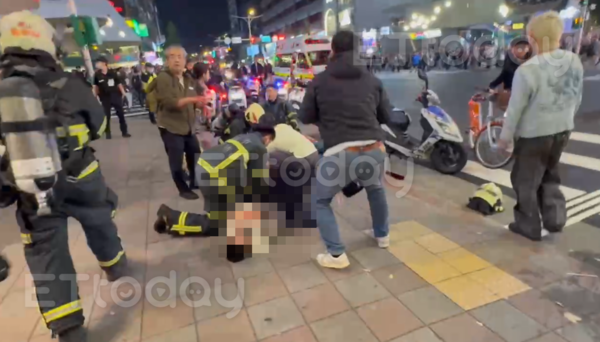 Vụ tấn công liên hoàn tại Đài Loan (Trung Quốc): Số người thiệt mạng tăng, cha mẹ nghi phạm cúi gằm rời đồn cảnh sát- Ảnh 3.