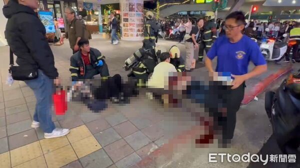 Vụ tấn công liên hoàn tại Đài Loan (Trung Quốc): Số người thiệt mạng tăng, cha mẹ nghi phạm cúi gằm rời đồn cảnh sát- Ảnh 6.