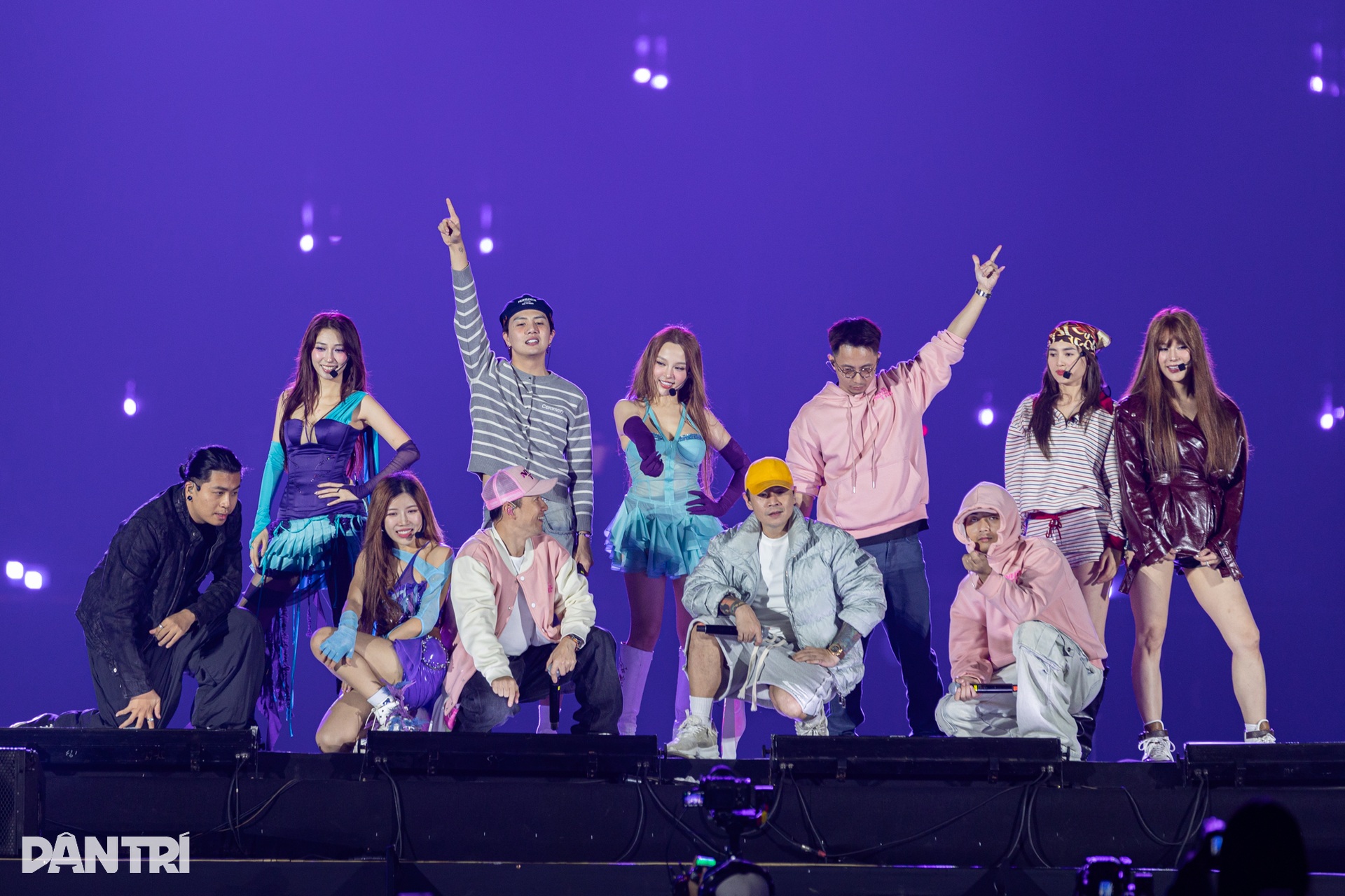 SOOBIN, Minh Hằng tập luyện xuyên đêm cho concert kéo dài 10 giờ - 9